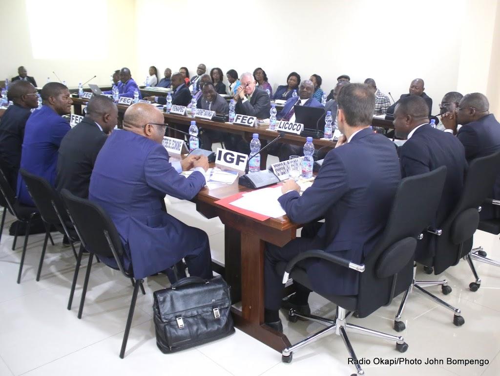 Table ronde sur les investissements et la corruption en RDC, le 10/03/2017 à Kinshasa. Radio Okapi/Ph. John Bompengo