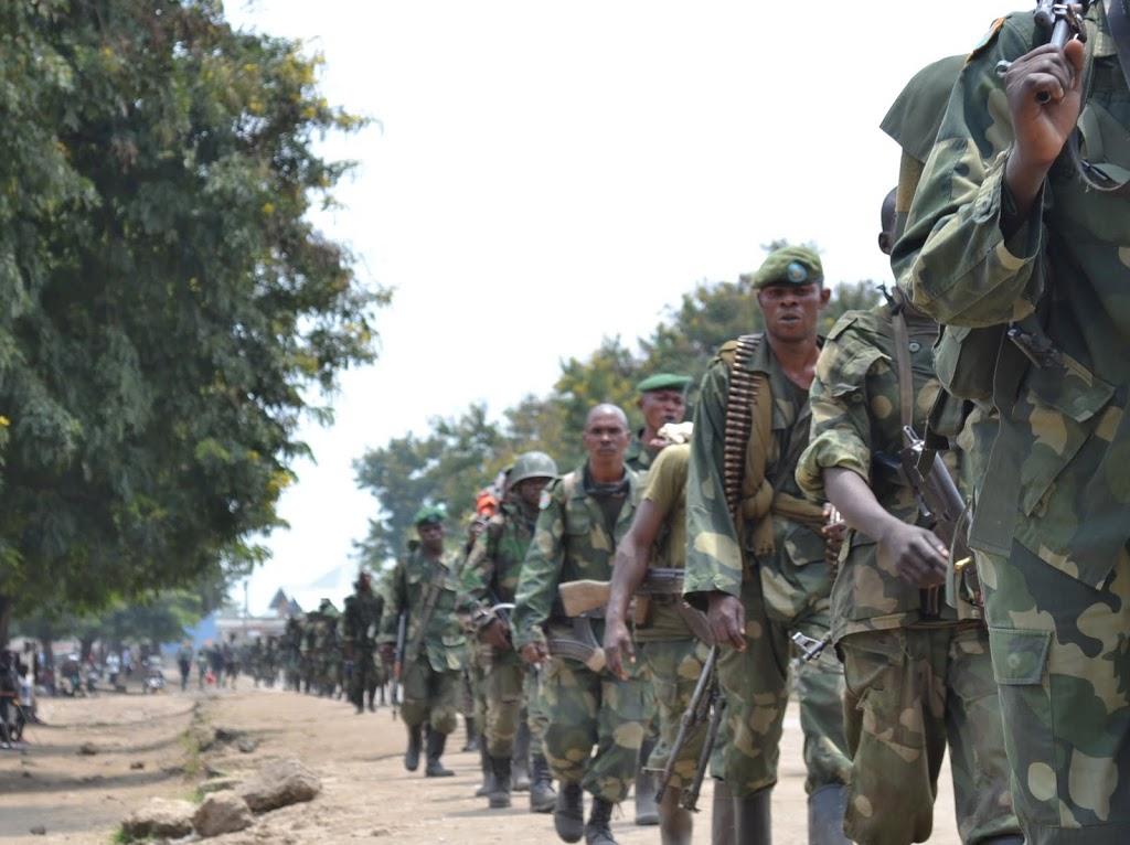 Des soldats des FARDC se retirent de Rutshuru au Nord-Kivu/ Photo Radio Okapi.