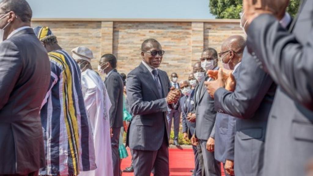 Patrice Talon, President of the Republic of Benin greets guests at the Palais de la Marina (Presidency of the Republic of Benin) on August 1, 2020 in Cotonou during the Independence Day celebrations. – On August 1, 1960, the Republic of Dahomey as Benin was previously called, becomes independent from France. (Photo by Yanick Folly / AFP)