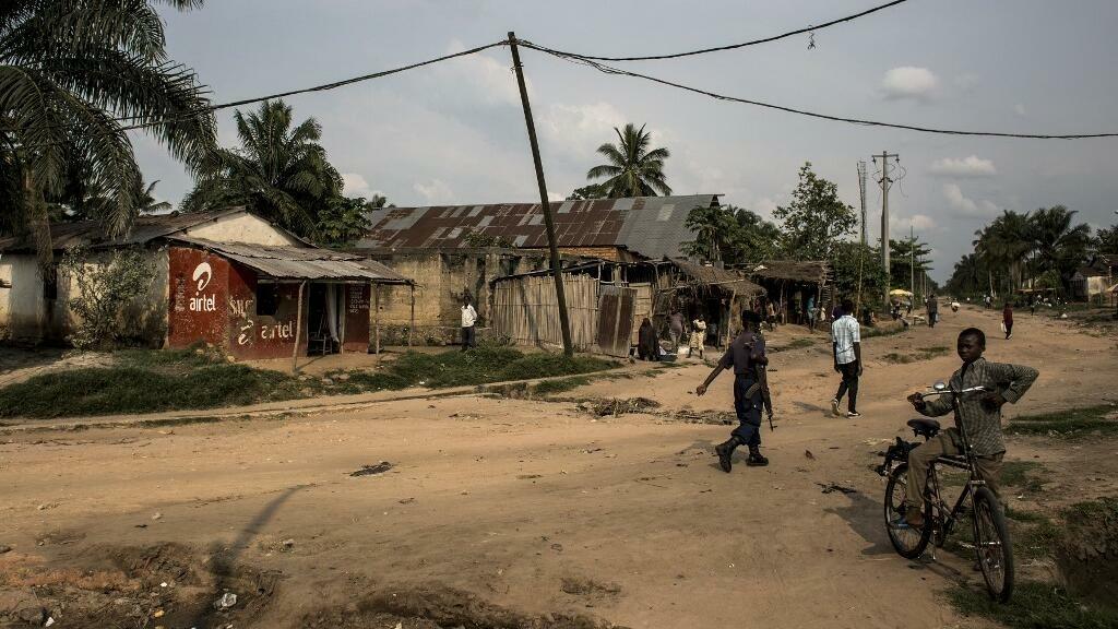 The main road through Nganza is pictured on October 19, 2017 in Kananga. – Nganza was the scene of fierce fighting between the local antigovernment militia, Kamwina Nsapu and government troops. (Photo by JOHN WESSELS / AFP)