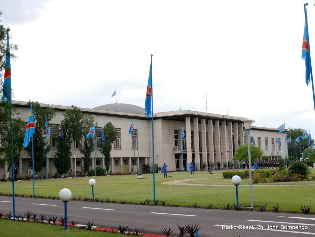 Palais de la nation à Kinshasa. Radio Okapi/Ph. John Bompengo