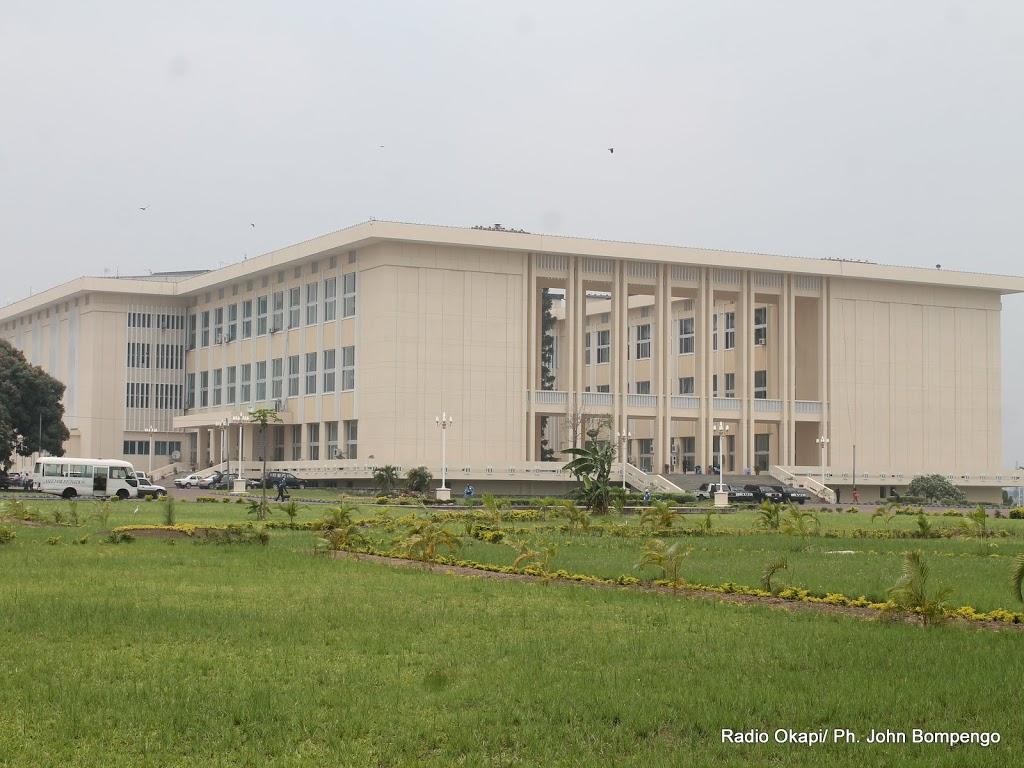 Palais du peuple à Kinshasa. Radio Okapi/Ph. John Bompengo