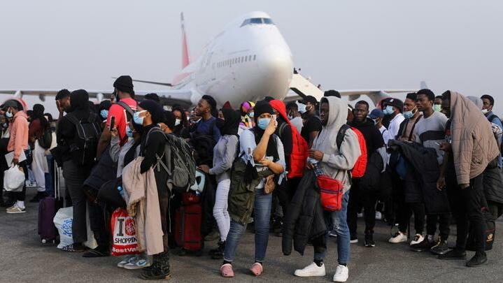 Nigerian students arrive at the Nnamdi Azikiwe International Airport from Ukraine after fleeing the invasion by Russia, in Abuja, Nigeria March 4, 2022. REUTERS/Afolabi Sotunde TPX IMAGES OF THE DAY