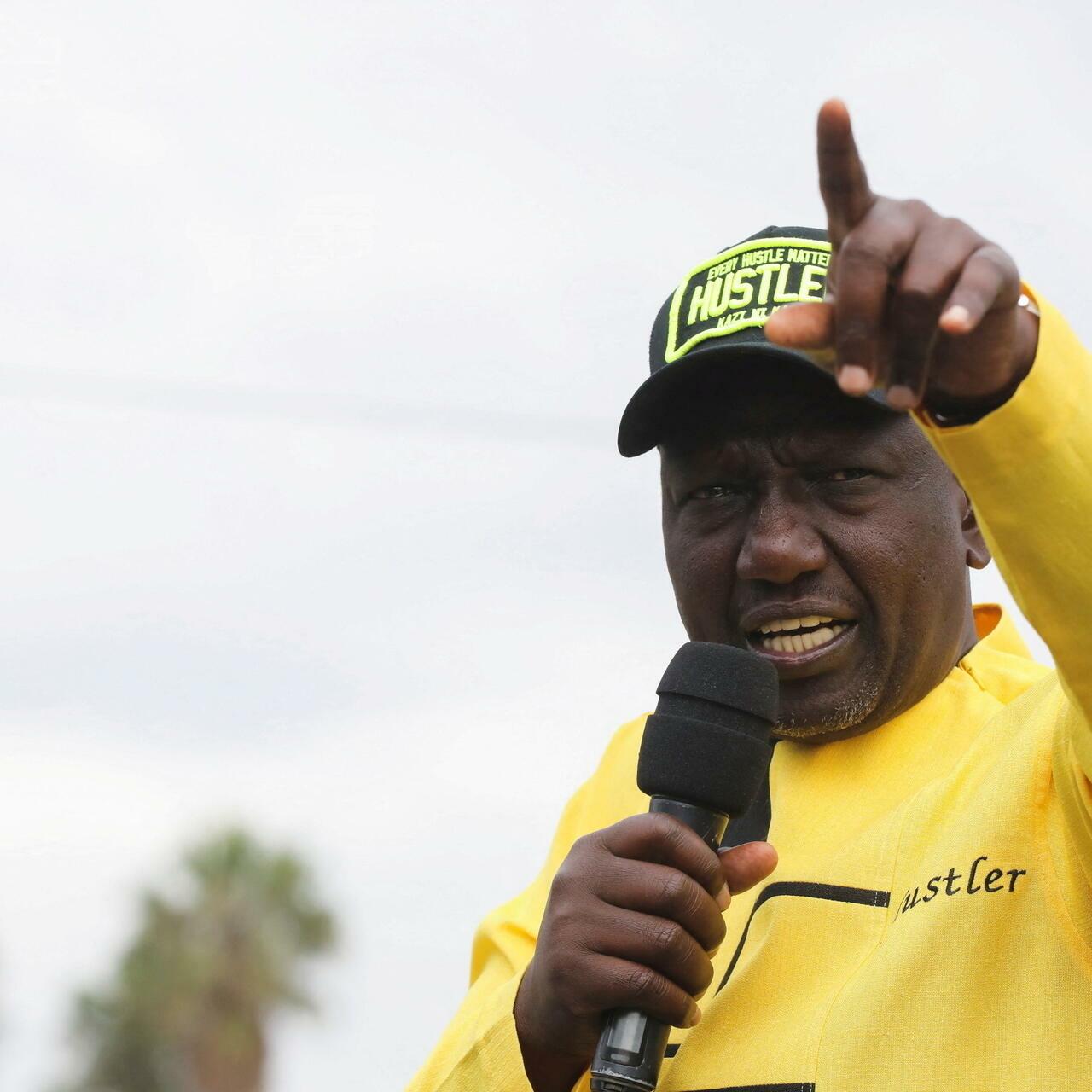 FILE PHOTO: Kenya’s Deputy President and presidential candidate under United Democratic Alliance (UDA) party William Ruto addresses a campaign rally ahead of the forthcoming elections in Karen neighbourhood of Nairobi, Kenya January 18, 2022. REUTERS/Baz Ratner/File Photo